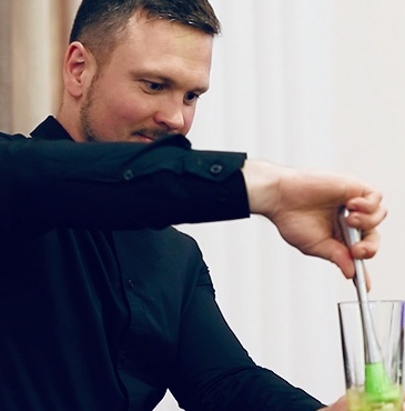 Barman Michał Bogusz